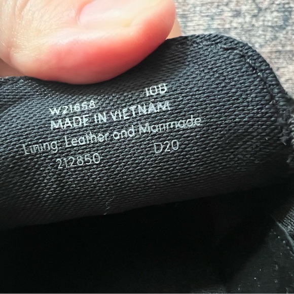 Col Haan Black Leather Slip Ons - Picture 3 of 3